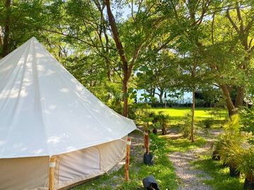 Conoce el glamping en una laguna dentro de un cráter, en Nayarit