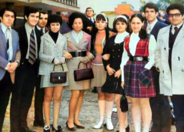 Pedro Sola comparte inédita foto con Ifigenia Martínez en la UNAM