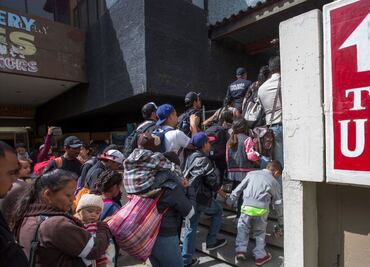 ¿Por qué se ha disparado el número de personas que llegan a la frontera sur de EU?