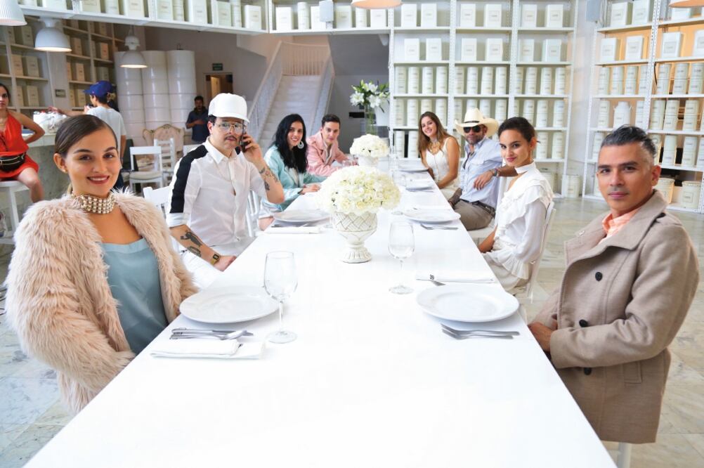 Kinky estrena el video de la canción “Loco”, que realizó en Puerto Vallarta. (CORTESÍA)