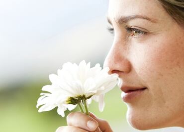 Los seres humanos tienen tanto olfato como los perros, dice un estudio