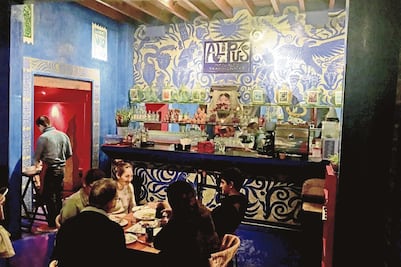 Mezcal: de lo popular a la mesa premium