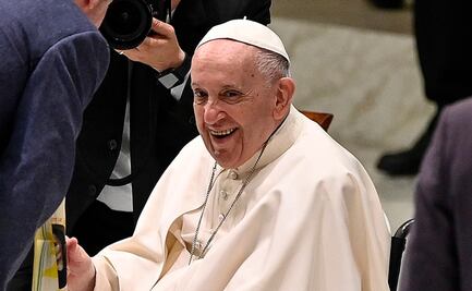 Papa Francisco "pide tequila" a seminaristas mexicanos para tratar el dolor de rodilla