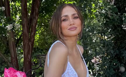 Jennifer Lopez sorprende con fotos junto a sus hijos y posando en bikini a los 56 años 