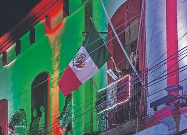 Celebran el grito entre pifias y ‘nuevos héroes’