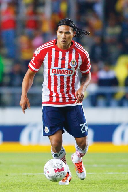 Carlos Peña no ha mostrado en Chivas el futbol que realizaba en León (ISMAEL ARROYO. IMAGO7)