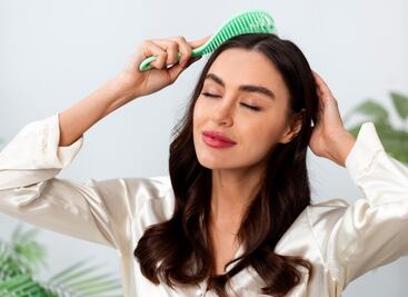 ¿Es mejor cepillarse el cabello mojado o seco? 