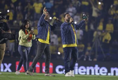 La Banda MS pone a cantar a la afición del América en la Final; Mi mayor anhelo retumba en el estadio Ciudad de los Deportes