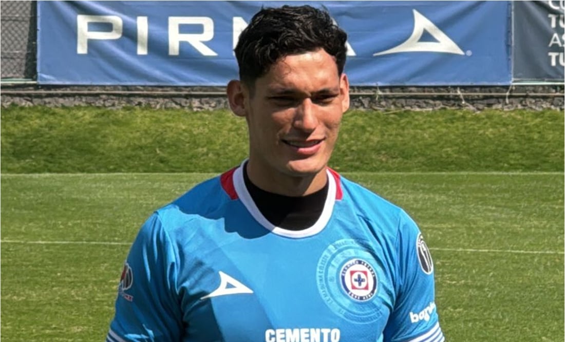 Jesús Orozco Chiquete fue presentado con Cruz Azul. FOTO: Edgar Enríquez/ EL UNIVERSAL