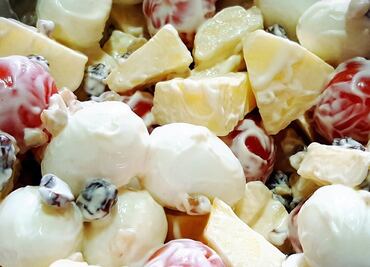 Esta es la receta original de la ensalada de manzana, y lleva mayonesa