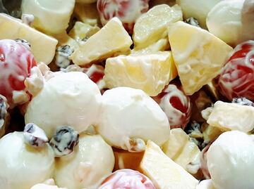 Esta es la receta original de la ensalada de manzana, y lleva mayonesa