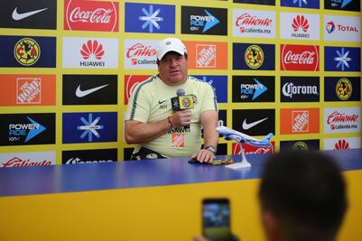 Miguel Herrera reconoce error por insulto a aficionado