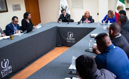 Colectivo de sobrevivientes del caso Ayotzinapa se reúne con Rosario Piedra; CNDH dará acompañamiento