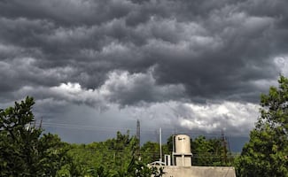 Yucatán pronostica la llegada de cuatro ondas tropicales; prevén lluvias intensas y viento fuerte