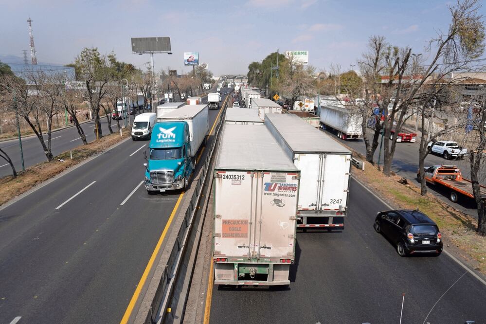 En 2023 se registraron cerca de 13 mil robos a transporte con y sin denuncia, estima la Cámara Nacional del Autotransporte de Carga. Foto: Diego Prado | El Universal