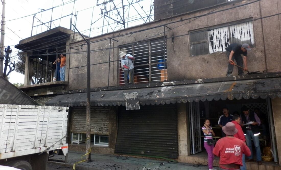 Vecinos exigen la presencia de las autoridades. /Juan Manuel Barrera - EL UNIVERSAL