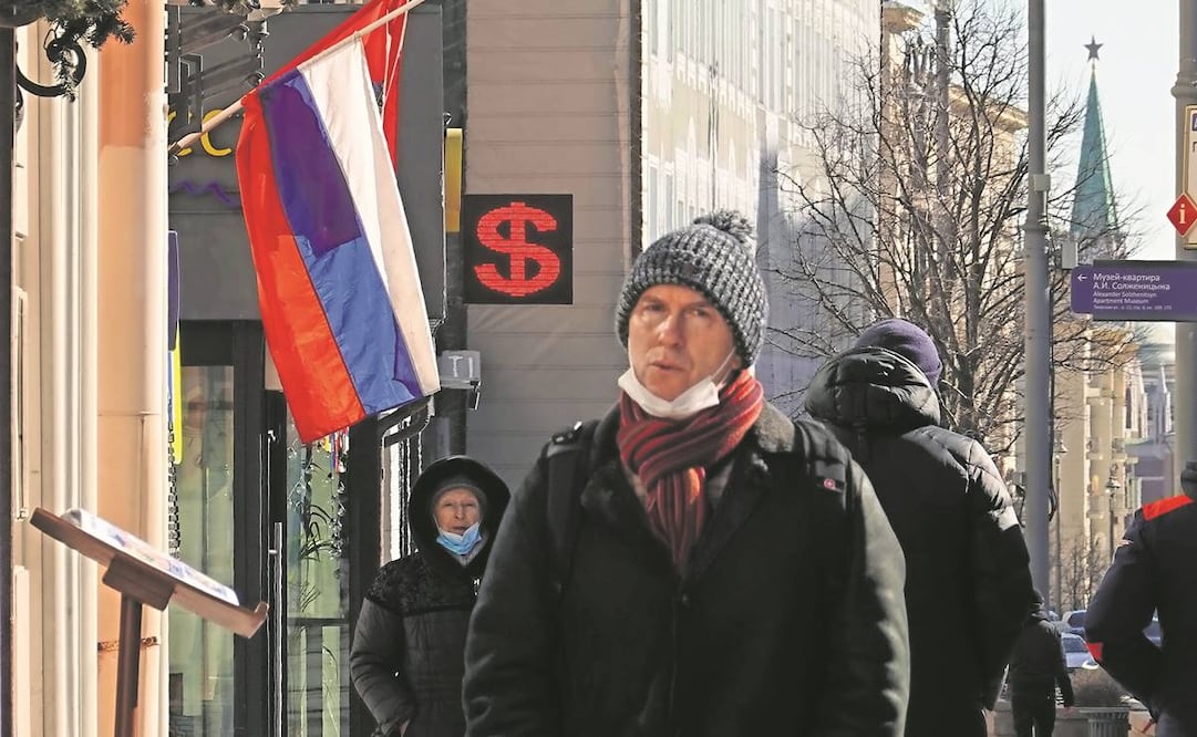 La recesión que se prevé en Rusia sería más severa que la de 2009, cuando la economía se contrajo 7.8%. Foto: EFE.