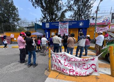 Alumnos, padres y directivos del CCH Naucalpan celebran reunión para acordar la reapertura del plantel