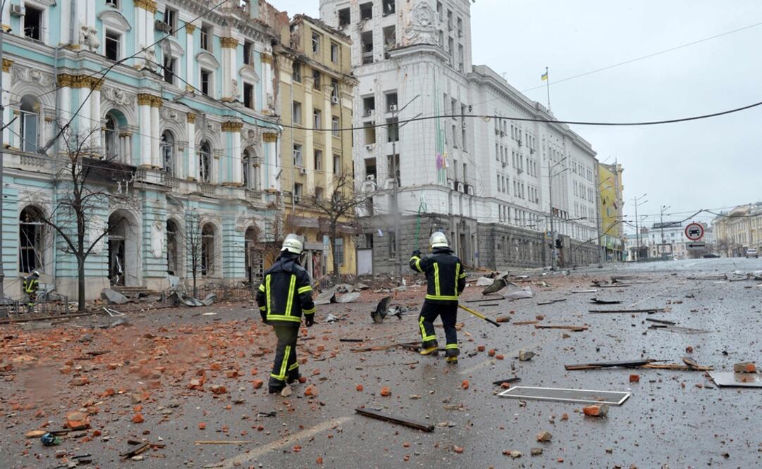 Rusia reclama el control de la ciudad portuaria sureña de Kherson, se libran batallas callejeras en Kharkiv.  Foto: AFP 