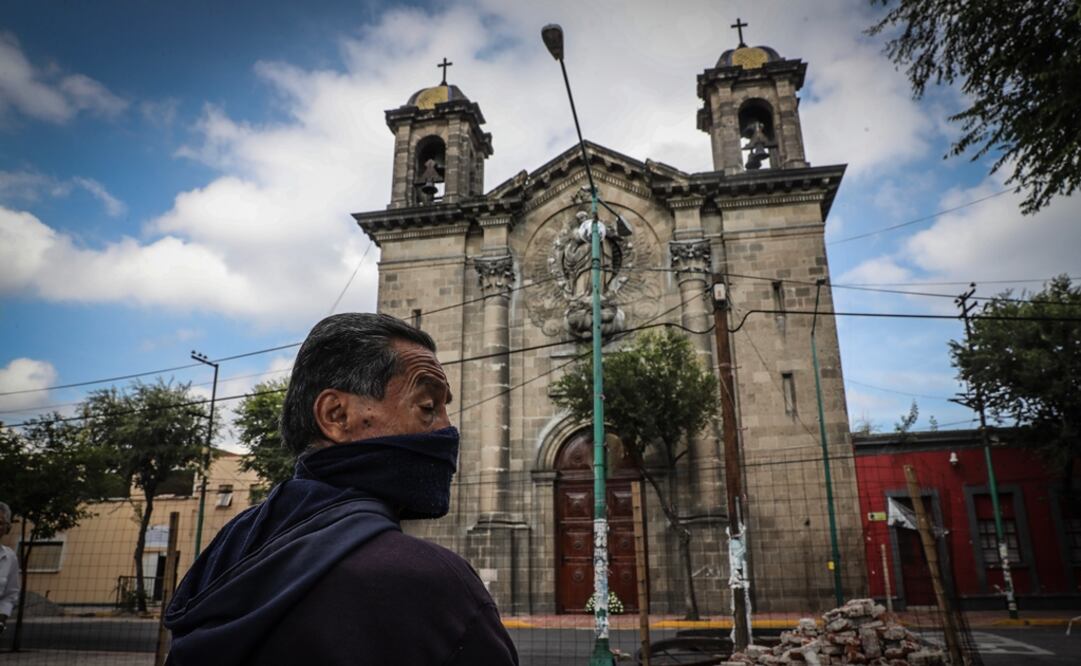 Por siglos, las misas del 2 de agosto en honor a Nuestra Señora de Los Ángeles, patrona de la colonia Guerrero, se habían realizado en el lugar que quedó en ruinas el 24 de septiembre como efecto tardío del sismo del día 19. Foto: Juan Carlos Reyes García / EL UNIVERSAL