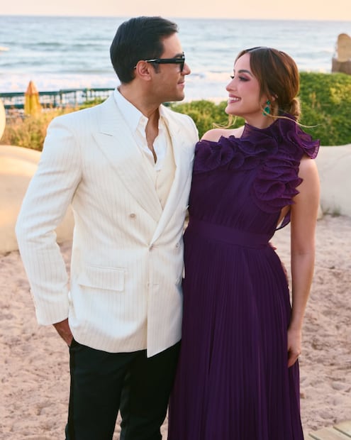 El cantante Carlos Rivera y su esposa Cynthia Rodríguez, felices con la próxima llegada de su hija María. 
Instagram cynoficial