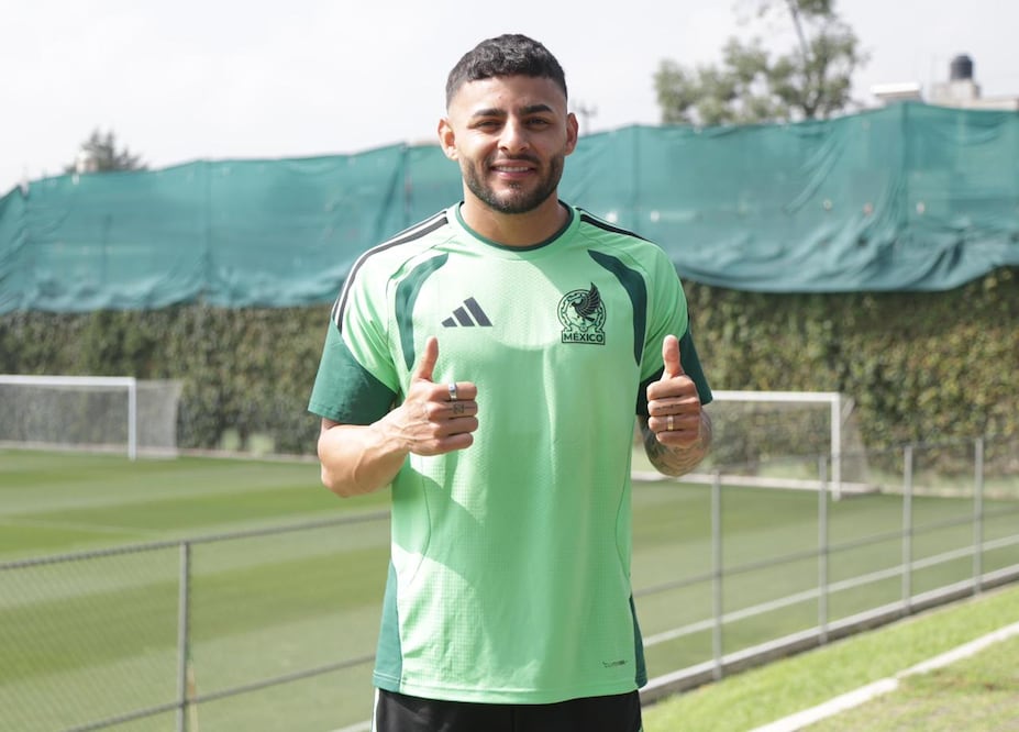 Alexis Vega en entrenamiento con la Selección Mexicana, durante el Mundial de 2026 - Foto: Carlos Mejía | EL UNIVERSAL