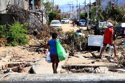 Acapulco, a punto de ebullición por falta de agua y alimentos tras paso de "Otis"