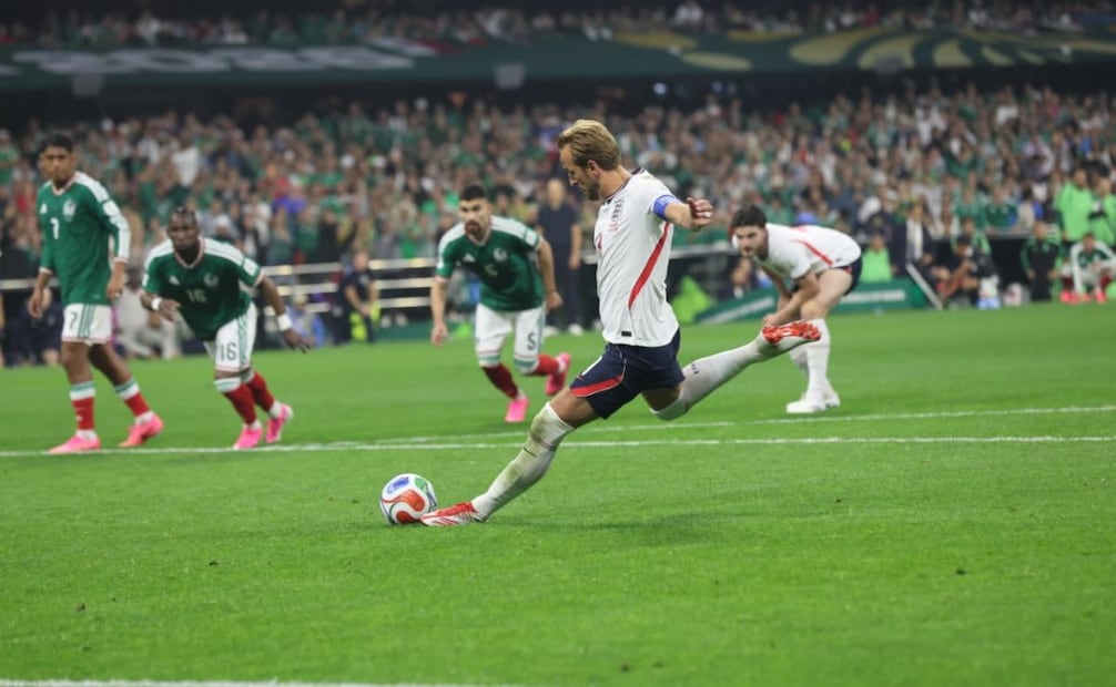 Penal cobrado por Harry Kane en Encuentro entre México vs Inglaterra en la Copa Mundial FIFA como parte de los 8vos de Final en el Estadio Ciudad de México.
Foto: Luis Camacho/ El Universal