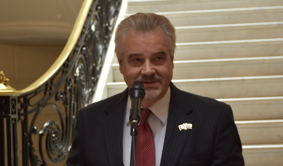 Nikolay Sofinskiy destacó que el “trágico impacto del misil de defensa aérea en el hospital ocurrió justo en la víspera de la cumbre de la OTAN, la tercera desde el comienzo de la operación militar especial, y situaciones similares han surgido antes de cada una de ellas”. Foto: X @EmbRusiaMexico