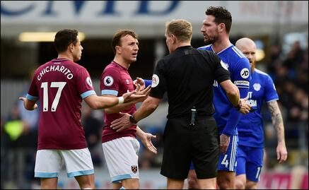 Con "Chicharito" en la cancha, el West Ham cae ante el Cardiff