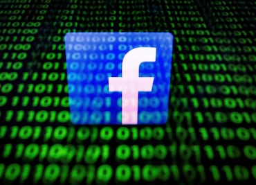 Facebook revela un nuevo intento de alterar las elecciones en EU; elimina 32 cuentas