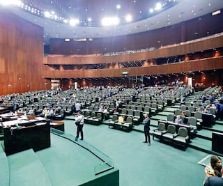 Cuestionan a AMLO por Primer Informe  