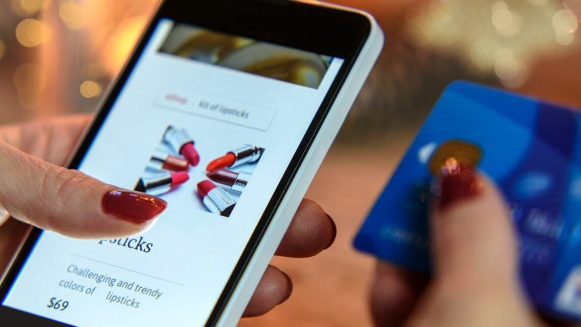 Getty Images ¿Qué tipo de cosas compras a través del celular? La respuesta puede ser importante para tu economía.