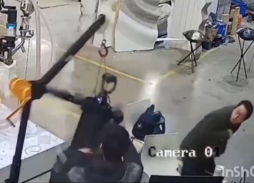 ¿Rebelión de las máquinas? Robot ataca a instructores mientras le realizaban pruebas; video se viraliza