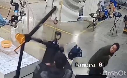 ¿Rebelión de las máquinas? Robot ataca a instructores mientras le realizaban pruebas; video se viraliza