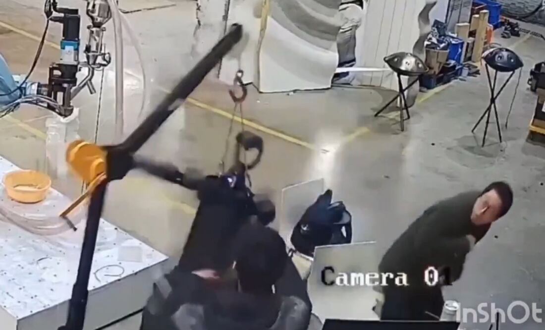 Robot es captado fuera de control. Foto: Redes Sociales