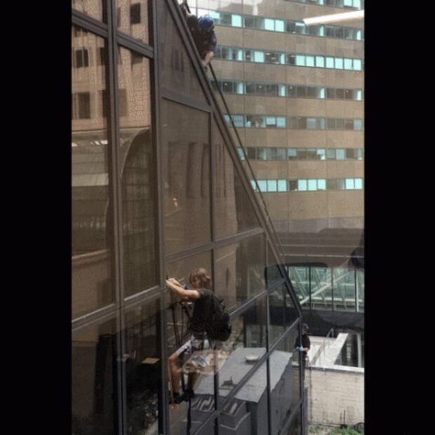 Arrestan a hombre que escaló la Torre Trump 