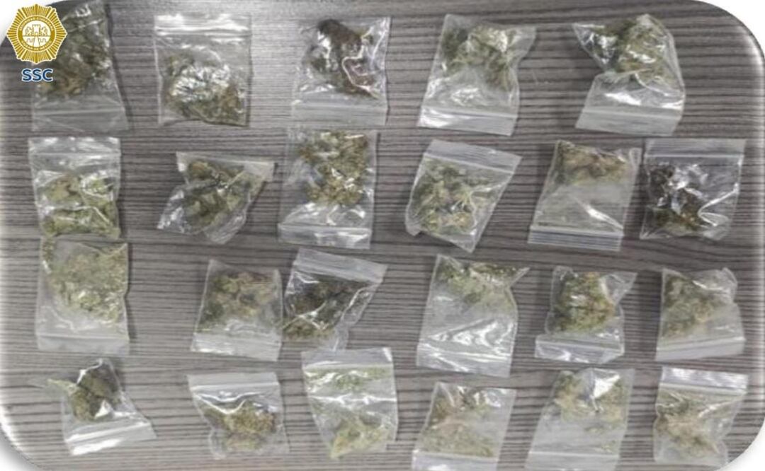 Detienen a joven con droga en la colonia Morelos; policías aseguran marihuana y cocaína. Foto: Especial