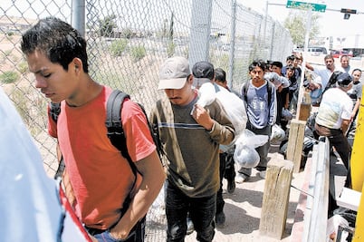 Impulsa PRD iniciativa en apoyo a migrantes 