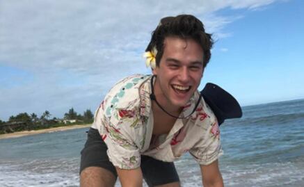 Actor de "13 Reasons Why" asume su homosexualidad