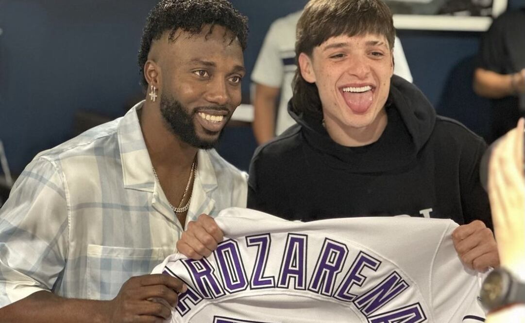 Randy Arozarena le dio un autógrafo a Peso Pluma / Foto: Especiales