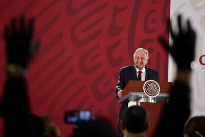 AMLO pide a los dirigentes de la CNTE tener cuidado en sus demandas