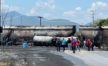 Explota pipa al chocar contra un tren en Ciudad Victoria, Tamaulipas