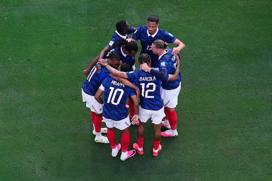Selección de Francia en festejo, tras avanzar a los Octavos de Final de la Copa del Mundo de 2026 - Foto: AP