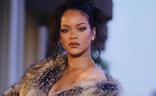 Mujer que disparó contra la casa de Rihanna enfrenta cargos por intento de asesinato