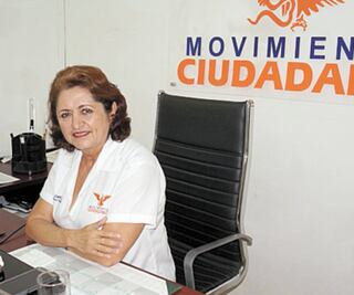 En plena ley seca, a diputada se le antoja una cervecita