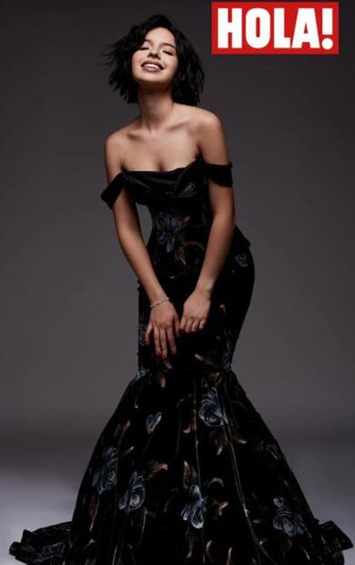 Ángela Aguilar celebra su cumpleaños 18 con esta portada de revista