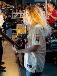 La banda mexicana, The Warning, se roba el show en el medio tiempo de juego de la NFL