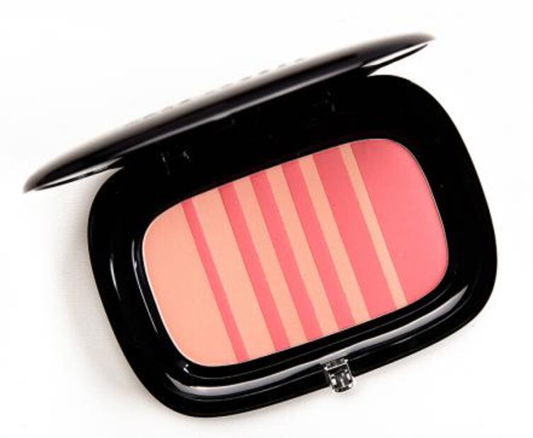 ¿Sabes qué tono de rubor usar según tu color de piel?