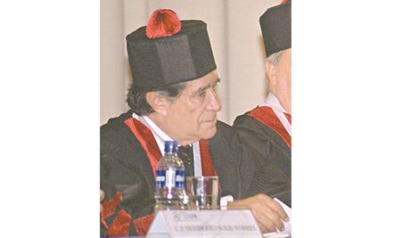 Adiós a Víctor Flores Olea, renovador de la cultura